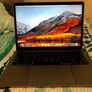MacBook Pro 13 Inch -2017